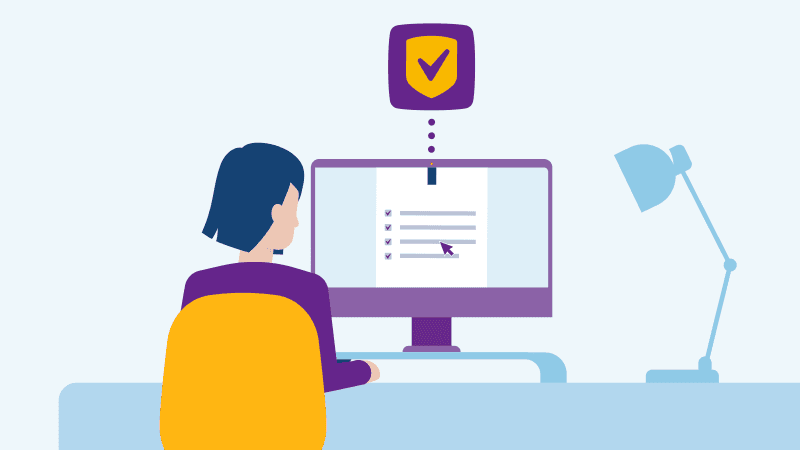 Illustratie van een vrouw achter een pc die de Cyberveilig Check invult